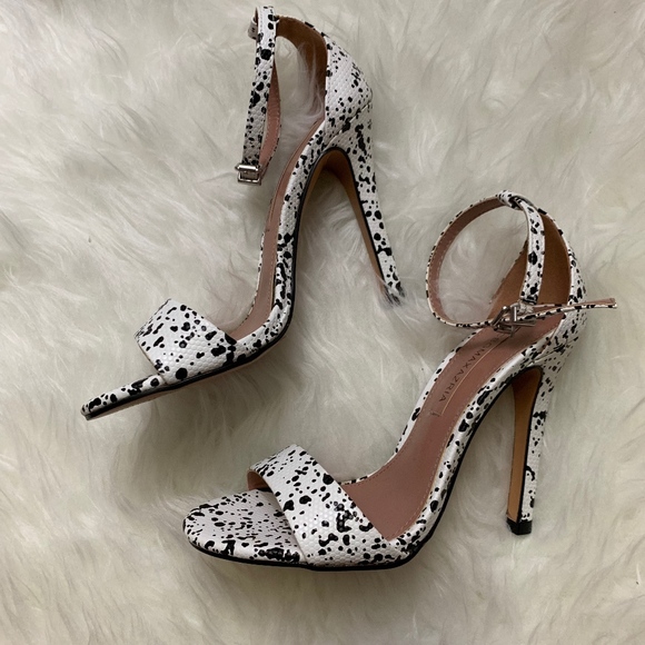 BCBGMAXAZRIA Elletta Heels - Picture 1 of 5
